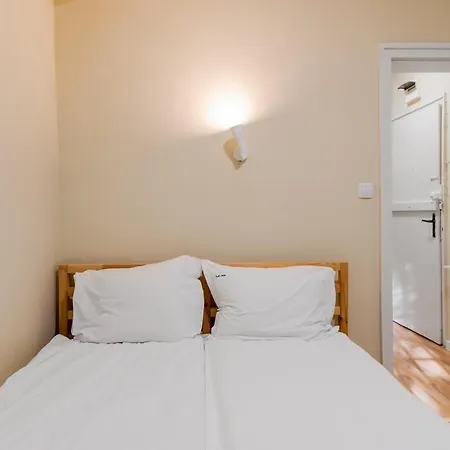Charming One-bedroom Flat With Access To Garden * Σόφια