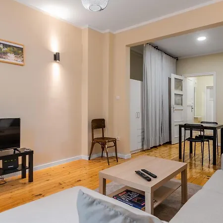 Apartmán Charming One-bedroom Flat With Access To Garden *